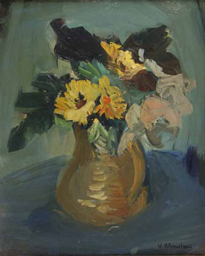 Vase de fleurs au fond bleu