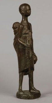 Stehende Figur mit Kind auf dem Rücken